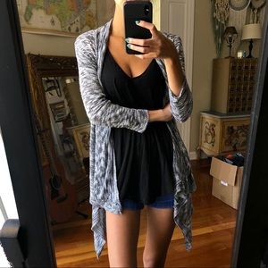 Black + White Light Weight Cardigan || M